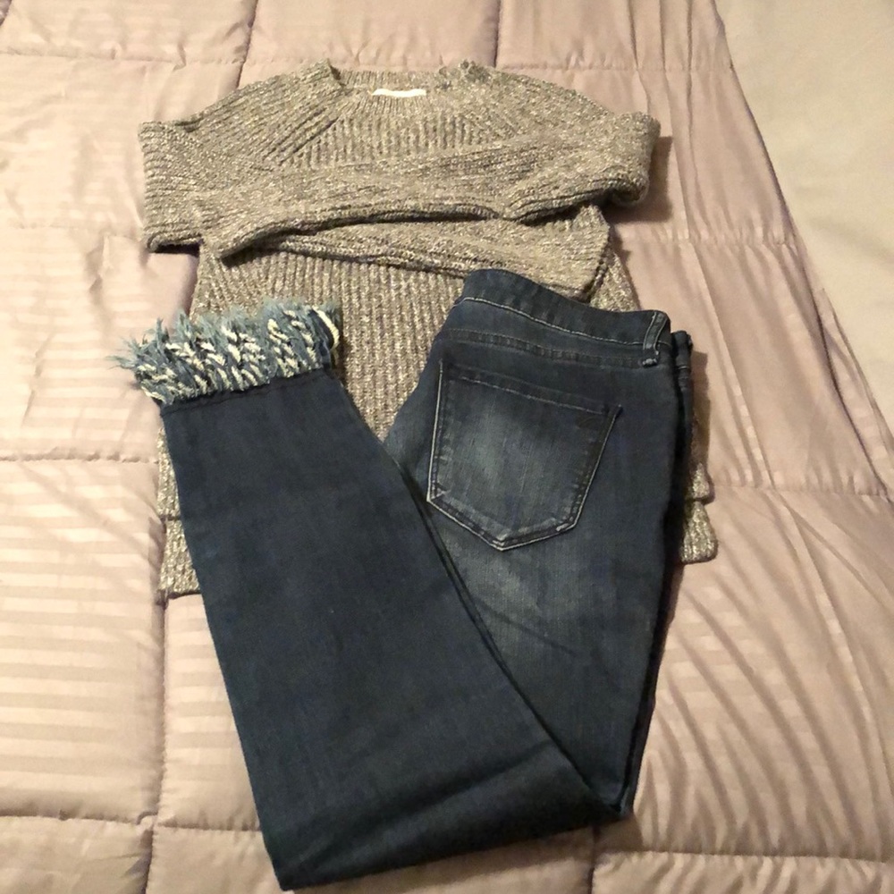 Adorable fringe ankle jeans!